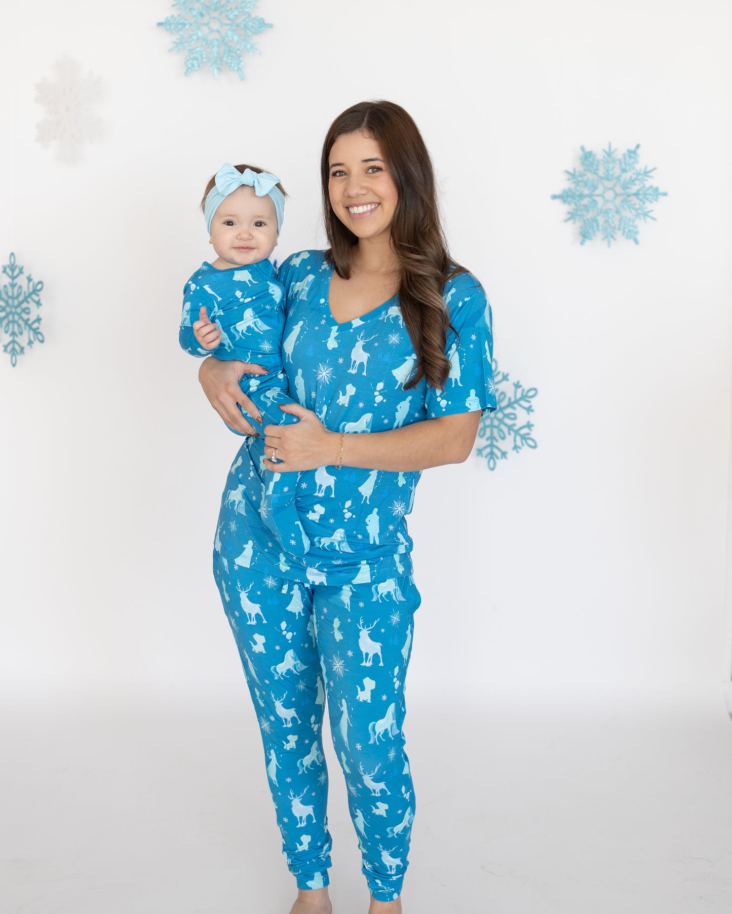 Frozen Friends Women's 2pc Pajamas