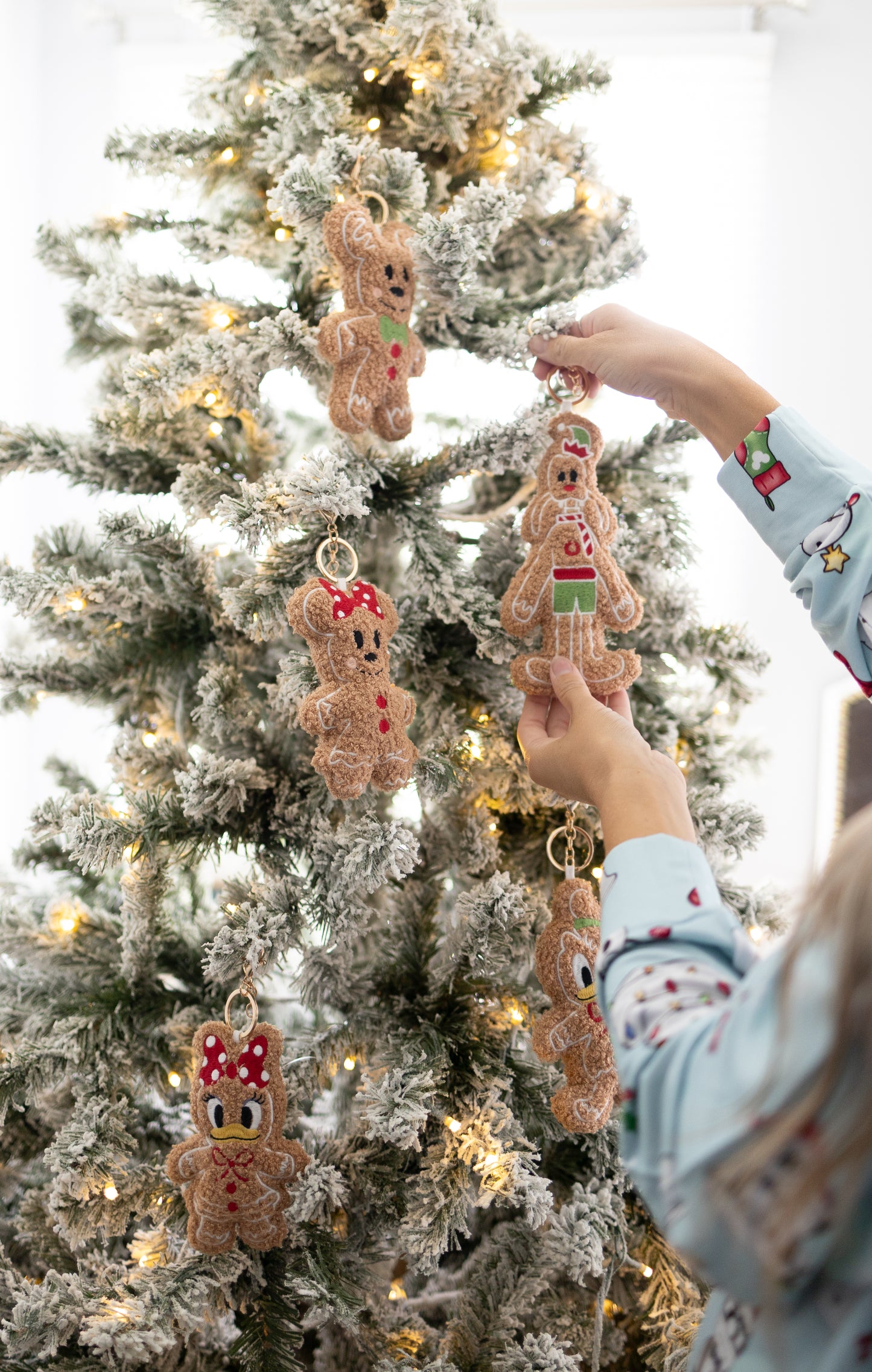 Decorative Holiday Charms (Gingerbreads & Snowmen) NOVEMBER PREORDER DO NOT MIX