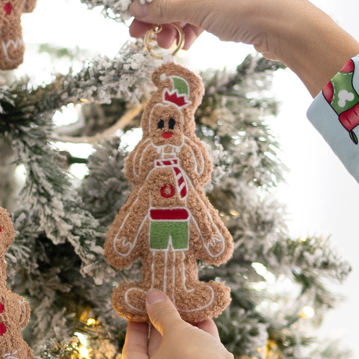 Decorative Holiday Charms (Gingerbreads & Snowmen) NOVEMBER PREORDER DO NOT MIX