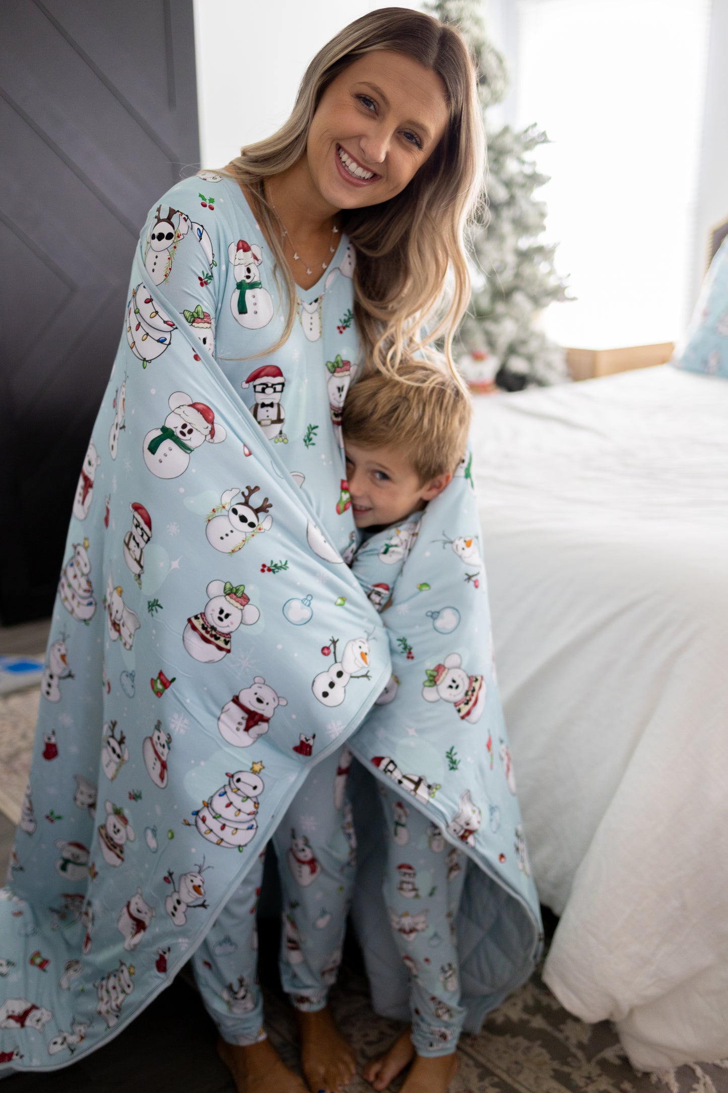 Frosty Friends (XL) Snuggle Blanket