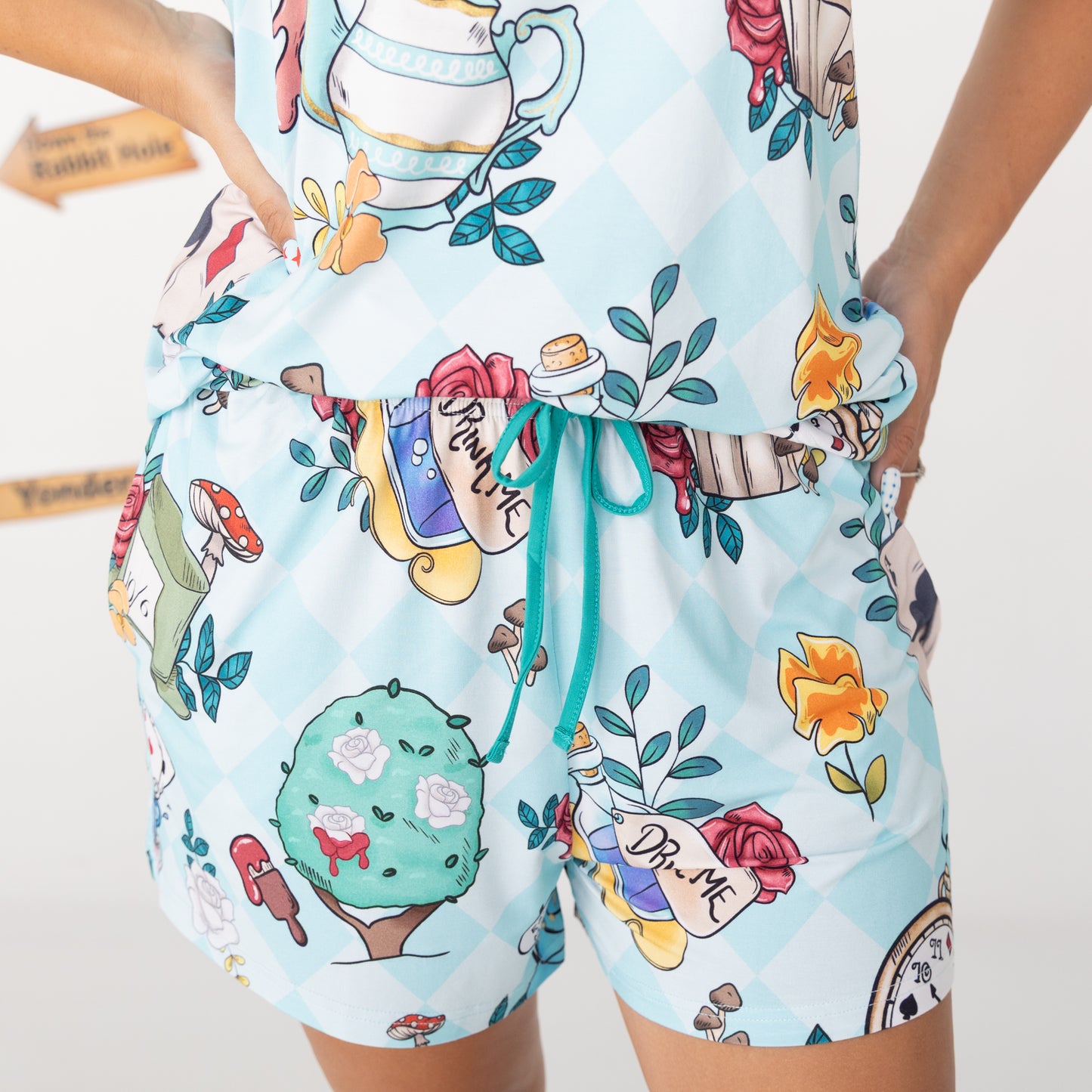 Wonderland Women's 2pc Short Pajamas